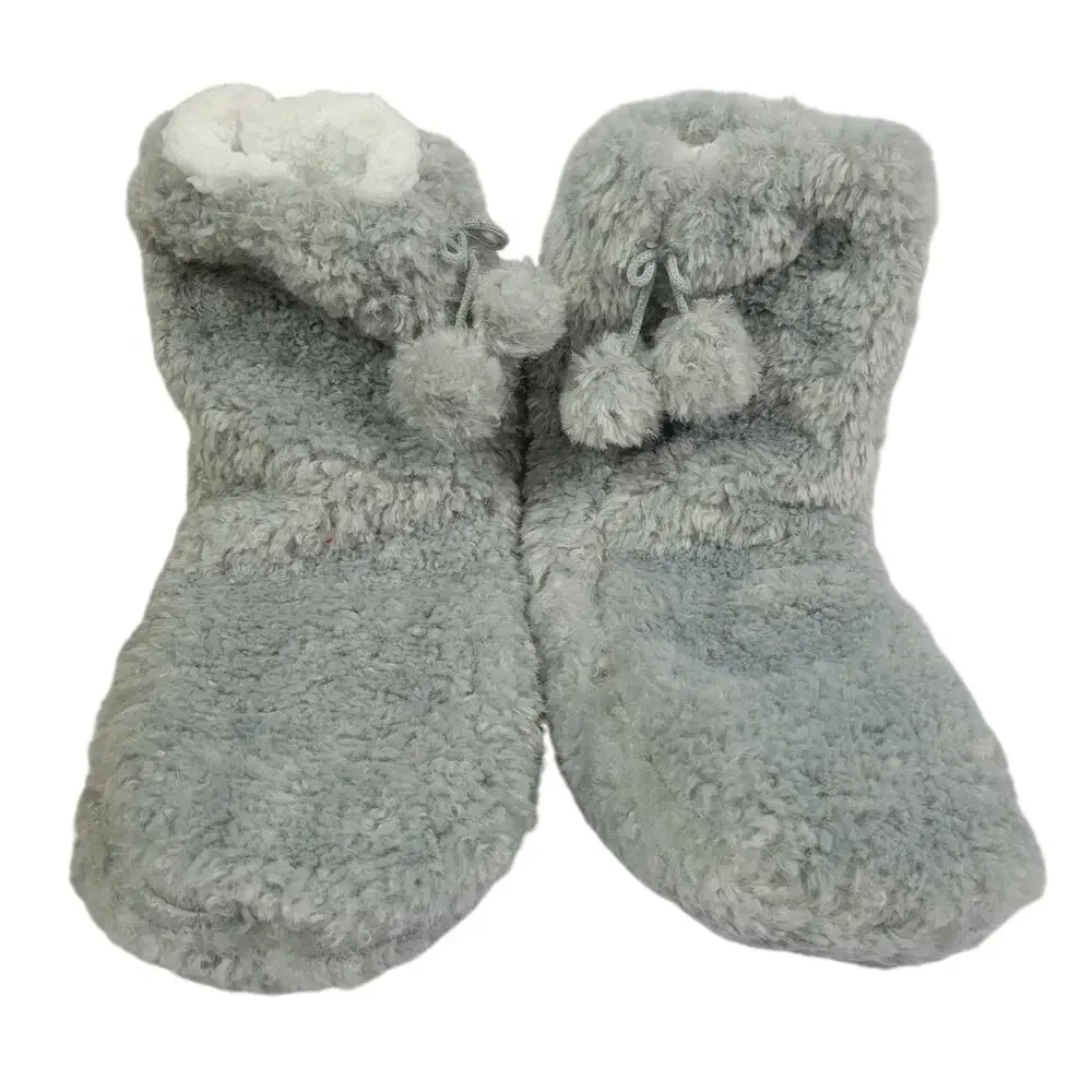 Fuzzy Winter‎ Slippers Gray and White Size 9-10